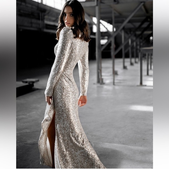 leena By Mac Duggal 26723 Silver Sequin Long Sleeve Formal Maxi Gown sz 8 - Picture 2 of 8